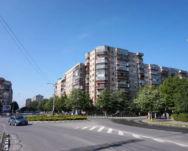 Blocuri de locuințe pe Bulevardul Tineretului din Râmnicu Vâlcea