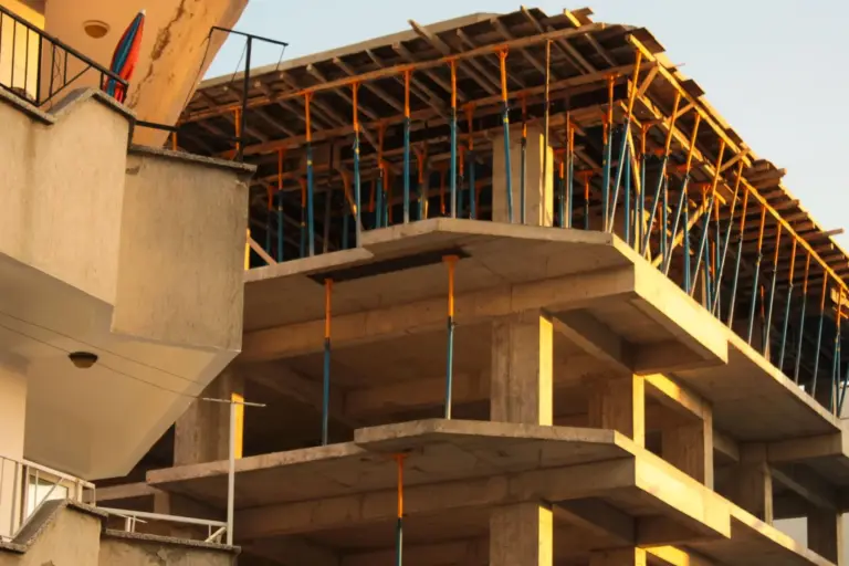 Cei care au plătit apartamente în blocurile Planorama trebuie să verifice dacă mai pot primi locuința sau banii