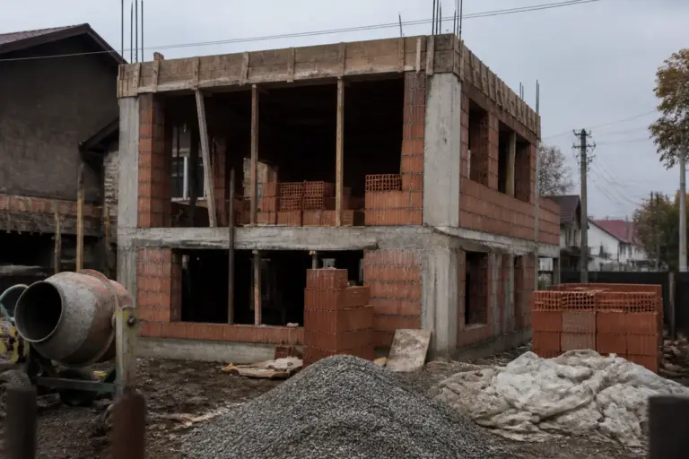 Tot mai mulți ieșeni sunt dați în judecată pentru construcții ilegale! Primăria și Poliția Locală au întețit controalele